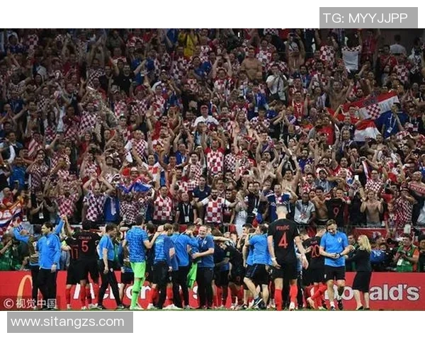 世界杯的欢庆时刻背后是否掩盖了我们对社会问题的忽视与反思